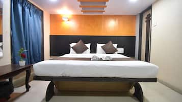 Executive Room | 1 bedroom, free WiFi, bed sheets