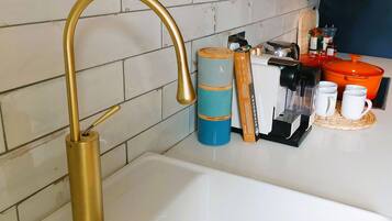 Apartment, Ensuite | Shared kitchen