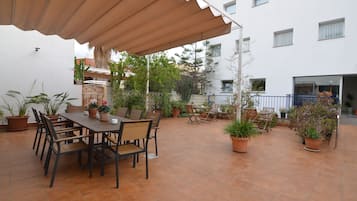 Standard-Doppel- oder -Zweibettzimmer | Terrasse/Patio