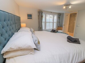 Cottage | 4 bedrooms, individually decorated, individually furnished, free WiFi - Gull Cottage (Lyme Regis)
