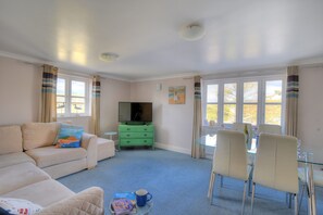 DVD player - 9 Maritime House (Bridport)