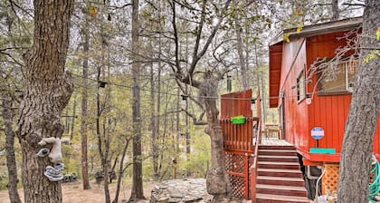 Peaceful Cabin w/ Deck & Grill: 1 Mi to Crown King