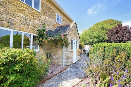 Cottage | Interior. Manor Lodge