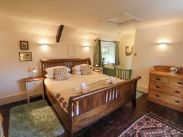 4 habitaciones, decoración personalizada y muebles diferentes 