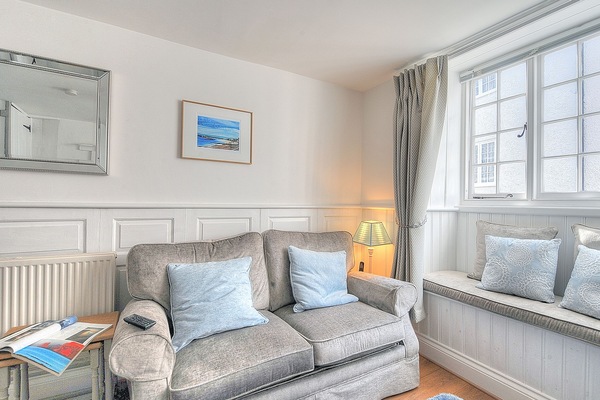 Cottage | Living room | DVD player