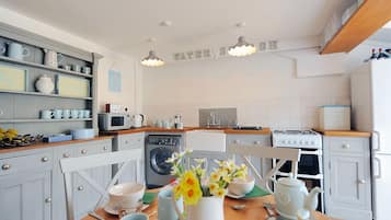 Cottage | Interior
