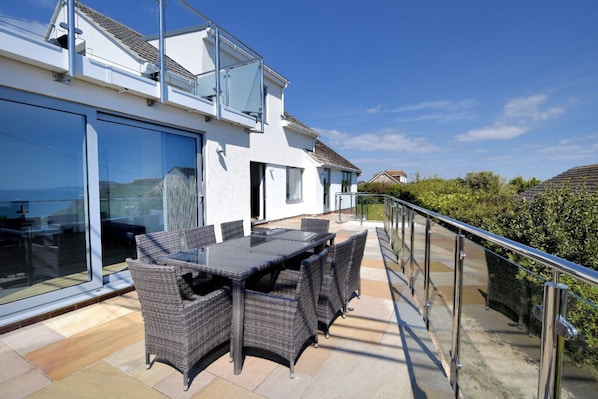 Cottage | Balcony