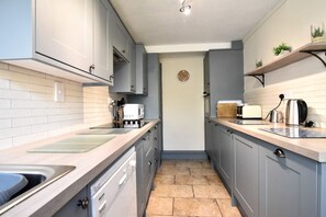 Cottage | Private kitchen | Fridge, dishwasher, cookware/dishes/utensils