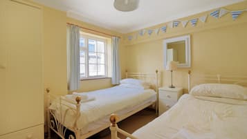 Cottage | 3 bedrooms, individually decorated, individually furnished, free WiFi