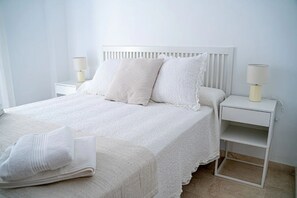 1 bedroom, iron/ironing board, travel cot, WiFi