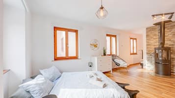 Family Villa, Multiple Bedrooms (Casa Elvezia) | 1 bedroom, laptop workspace, WiFi, bed sheets