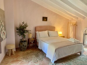 4 chambres, fer et planche à repasser, Wi-Fi gratuit, draps fournis