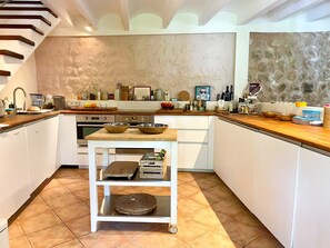 Réfrigérateur, four, plaque de cuisson, lave-vaisselle