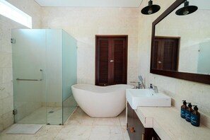 Bathroom - Villa Estetika Canggu by The Lavana (Kerobokan)