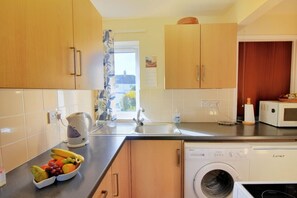 Ferienhaus | Eigene Küche | Kühlschrank, Kochgeschirr/Geschirr/Besteck