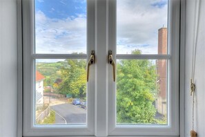 Cottage | 3 bedrooms, individually decorated, individually furnished, free WiFi - 1 Woodroffe Meadow (Lyme Regis)