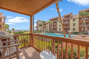 Property grounds - Breathtaking views of the ocean and and steps from the beach (Myrtle Beach)