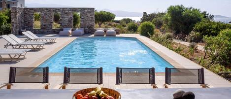 Sesongbasert utendørsbasseng