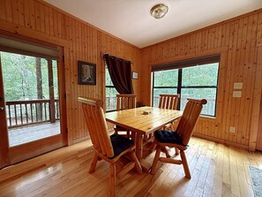 Dining - Yonah View Lodge - 2 BR Cabin w/ Spacious Decks, Hot Tub, Fire Pit, Near Helen (Cleveland)