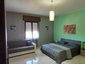 2 bedrooms, iron/ironing board, travel cot, WiFi