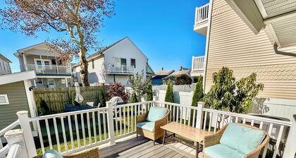 Unique Wildwood 3 BR 1,5 BA House in the Heart of town