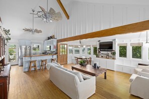 Een vaatwasser, een koffiezetapparaat/waterkoker