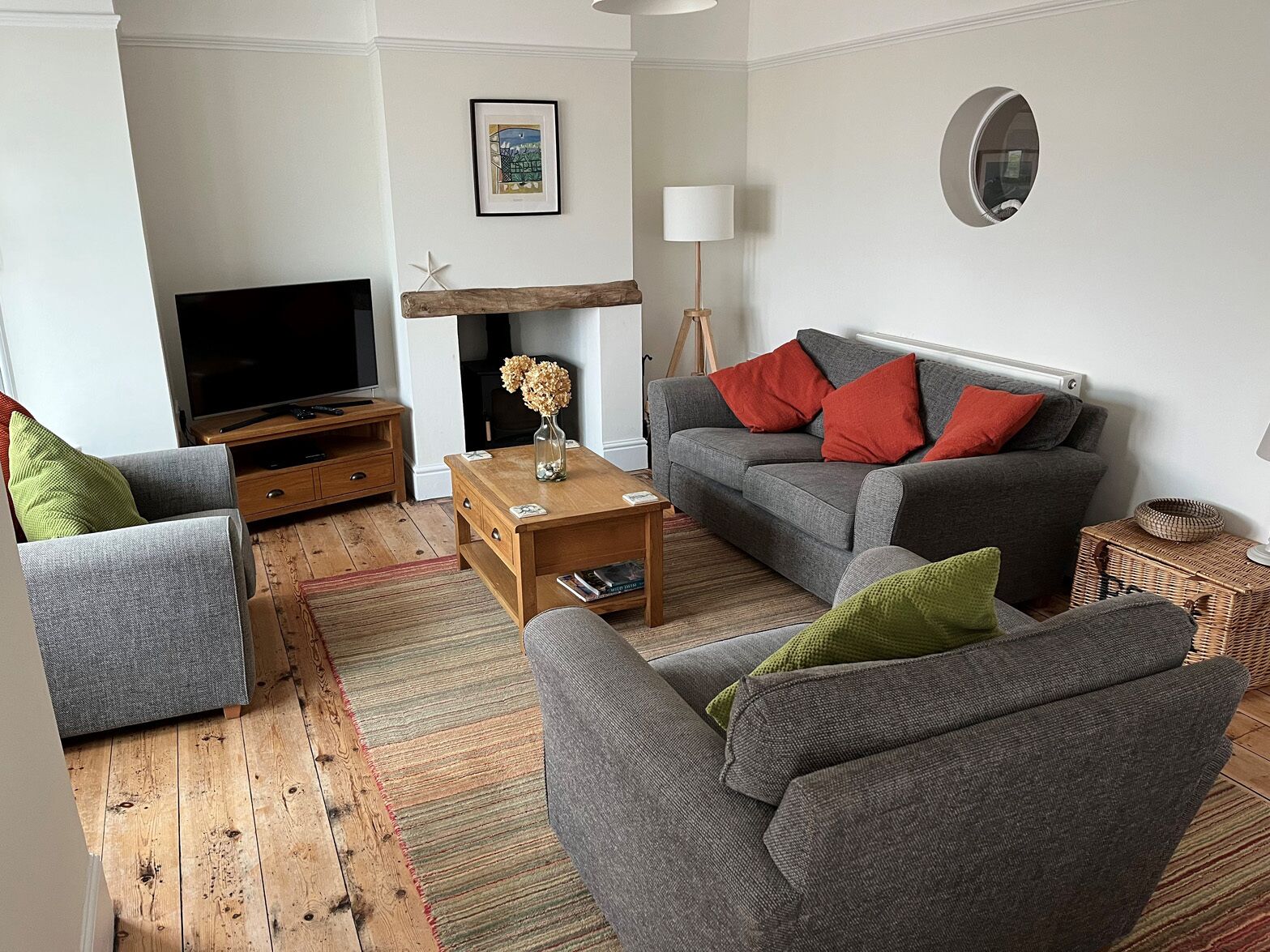 코티지 | 거실 공간 | DVD 플레이어