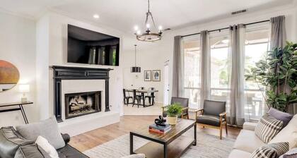 Southern Charm & Luxury Living - BBQ & Pool