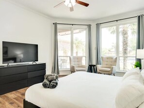 5 bedrooms, desk, iron/ironing board, WiFi