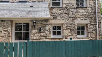 Cottage | Exterior detail