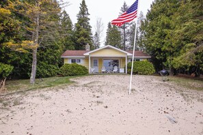 Exterior - Cozy Baileys Harbor Cottage on Lake Michigan! (Baileys Harbor)