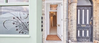 Host & Stay | Studio Pod 3