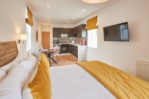 WiFi, bed sheets