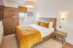 WiFi, bed sheets - Host & Stay | Studio Pod 3 (Saltburn-by-the-Sea)