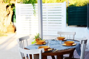 Outdoor dining