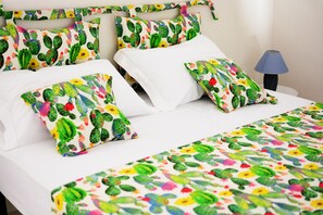 3 bedrooms, iron/ironing board, Internet, bed sheets