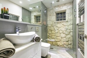 Villa, 2 Bedrooms, Pool View | Bathroom | Shower, free toiletries, hair dryer, towels - Vesta Villa (Zakynthos)