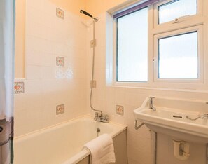 Cottage | Bathroom