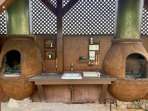 Shower, jetted tub, hair dryer, towels