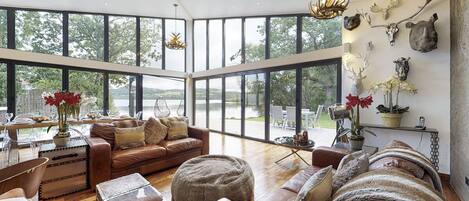 Fernseher, DVD-Player, Stereoanlage