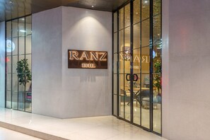 Exterior - Shenzhen East Railway And Buji Subway Station Ranch Hotel (Shenzhen)