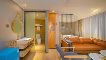 Deluxe Room | Select Comfort beds, free minibar, bed sheets