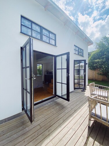 Guesthouse, not even a minute walk to the ocean