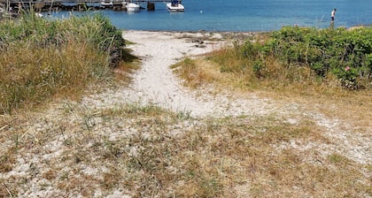 Guesthouse, not even a minute walk to the ocean