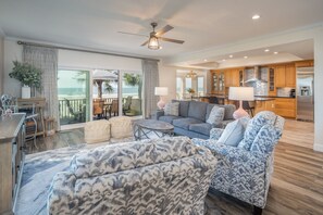 Smart-TV, Netflix, Tischtennisplatte, Streaming-Dienste