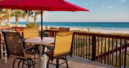 Beachfront Townhome! Drive Up to Your Door! Pet Friendly! Sleeps 6. Remodeled!