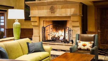 Suite, 4 Bedrooms | Interior