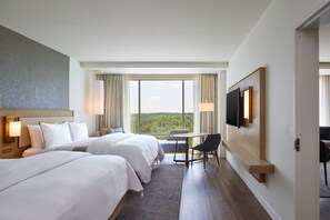 Desk, free WiFi, bed sheets - The Westin Raleigh-Durham Airport (Raleigh)