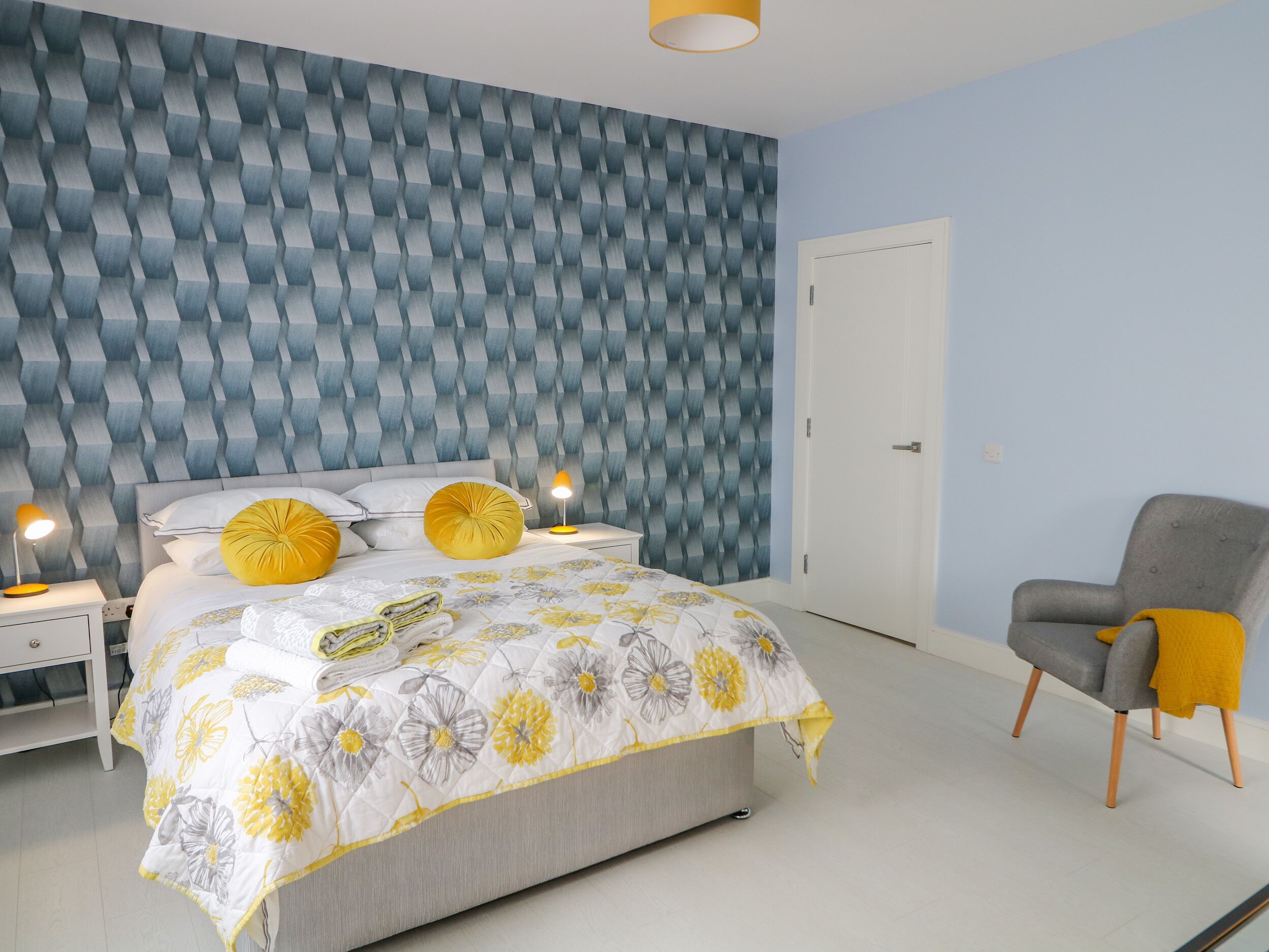 3 bedrooms, individually decorated, individually furnished, free WiFi