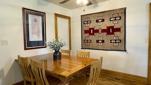 Dining - Sunnyside | Fire Pit | Spacious & Comfortable (Fredericksburg)